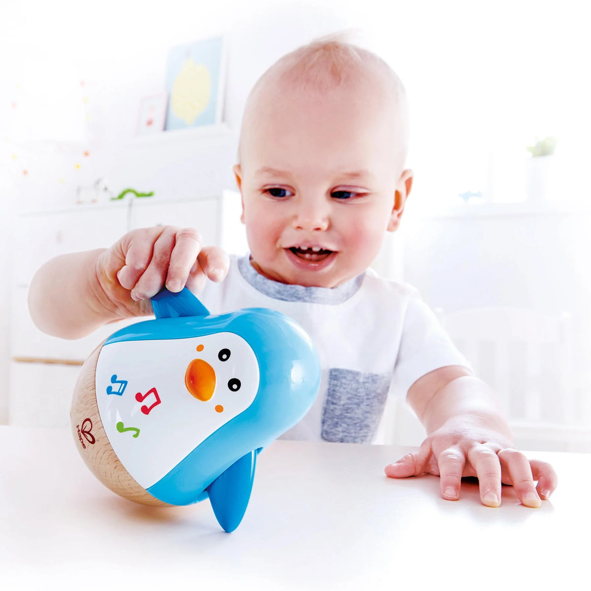 פינגווין קסם מוזיקלי נחום תקום  - HAPE
